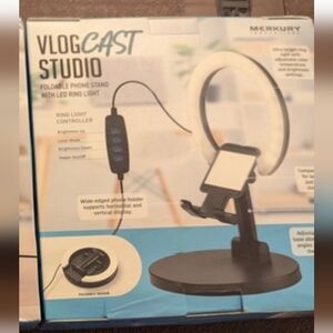 Merkury VlogCast Studio with LED Ring Light
